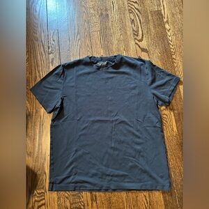 Banana Republic Luxe Touch Short Sleeve Tee size Large in Black